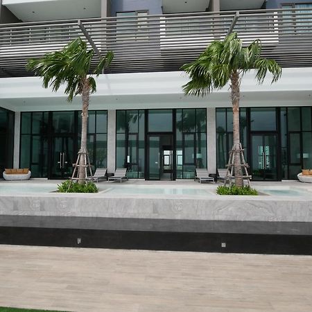 Aeras - The Ultimate Beachfront Experience Jomtien Beach Exterior photo
